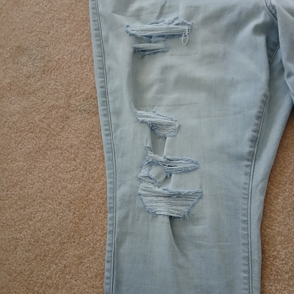 Torrid Women Sz 26 Cropped Jegging Light Blue Stretch Distressed Denim Pants - Picture 5 of 8